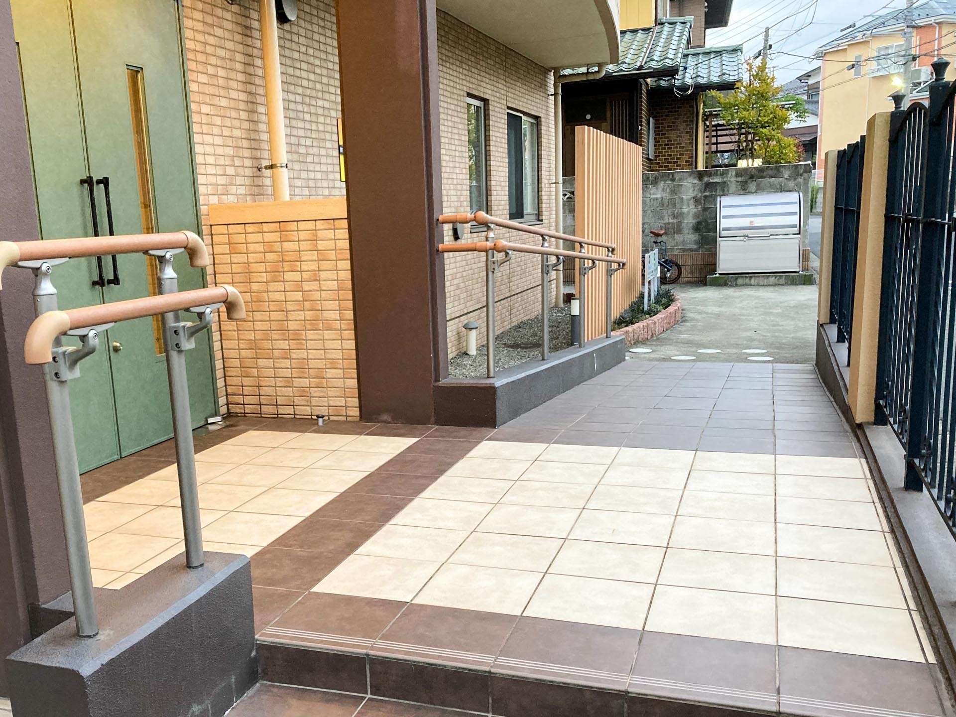 玄関スロープリフォーム